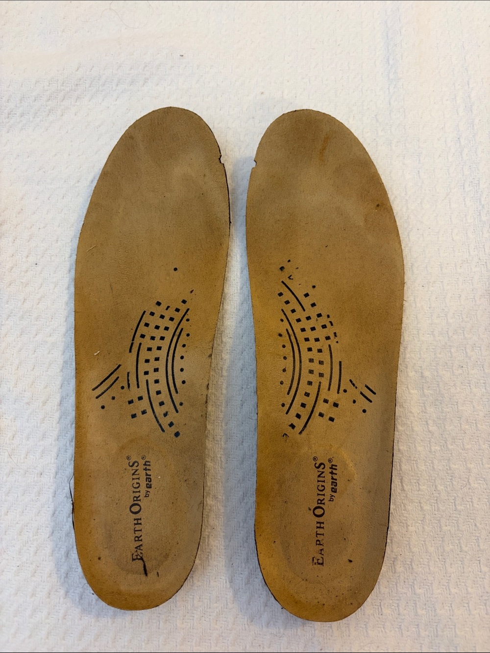 Earth Origins Sugar Leather Laser Cut Out Slip-On Loafers in Tan/Taupe Size 10 - Picture 15 of 16